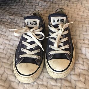 Chuck Taylor All Star Low Top - size 6